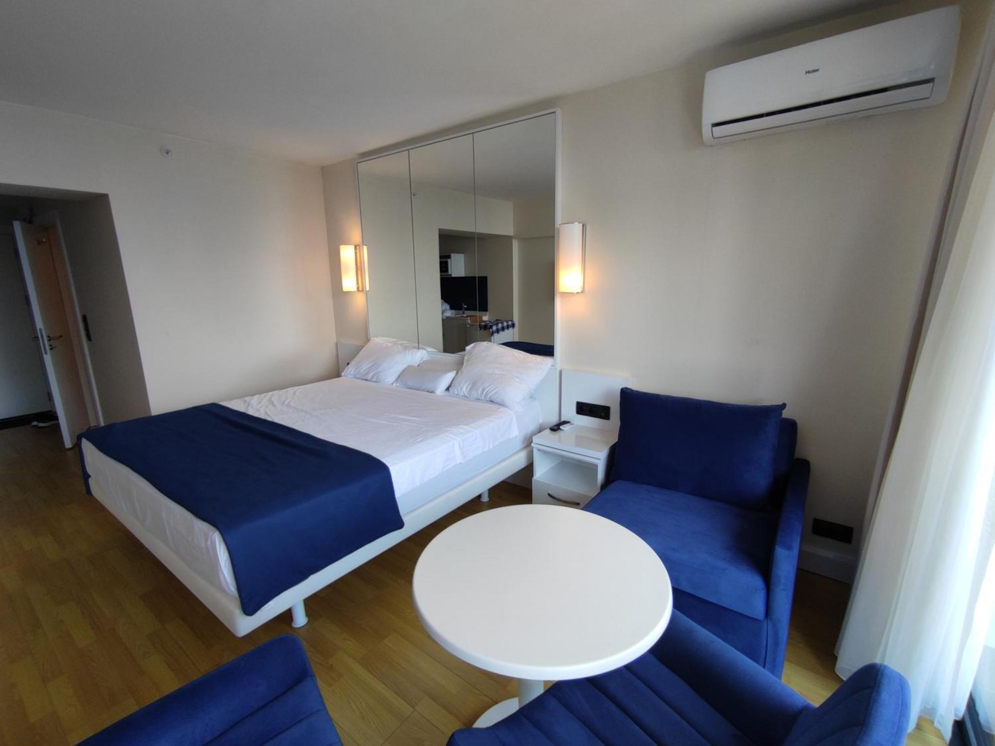 Orbi Cyti Apartment Batumi Room photo